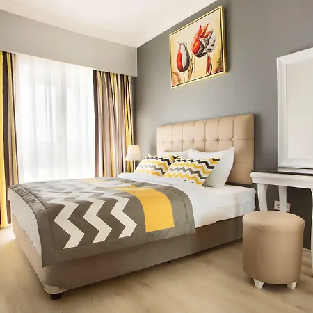 Serenity Airport Szálloda 4*