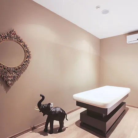 Serenity Airport Szálloda